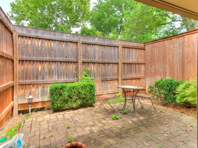 106 N Trail Ridge Road, Edmond, OK 73012