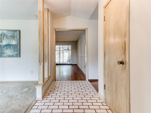 106 N Trail Ridge Road, Edmond, OK 73012