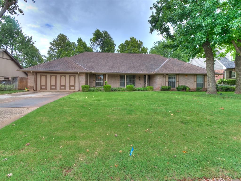 106 N Trail Ridge Road, Edmond, OK 73012