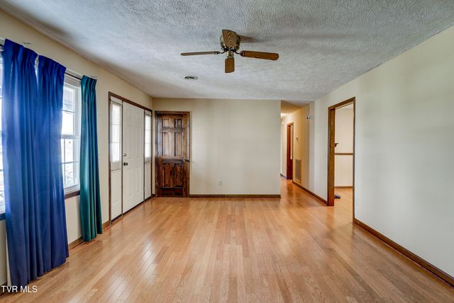 121 Mayfield Drive, Elizabethton, TN 37643