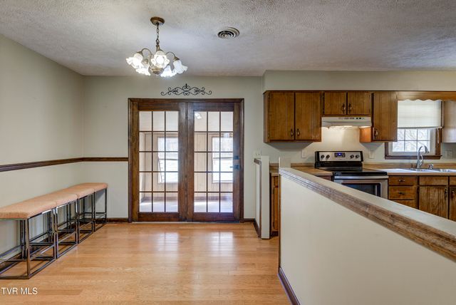 121 Mayfield Drive, Elizabethton, TN 37643