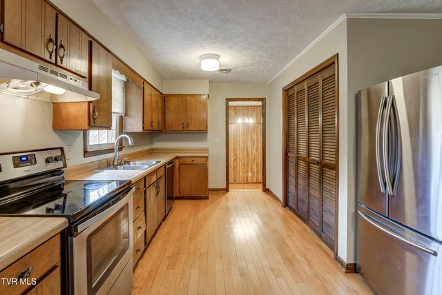 121 Mayfield Drive, Elizabethton, TN 37643