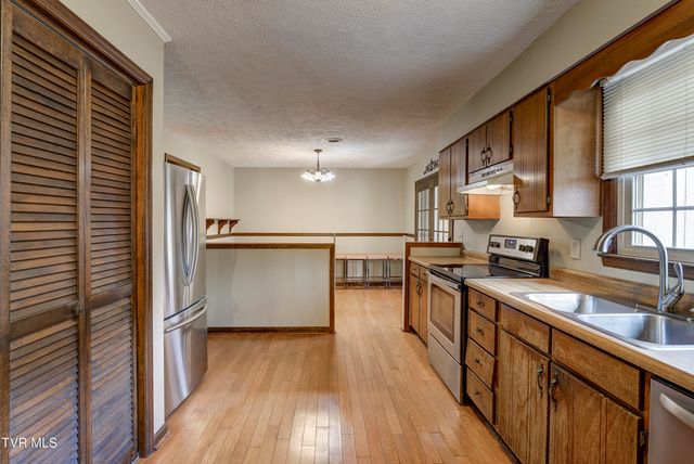 121 Mayfield Drive, Elizabethton, TN 37643