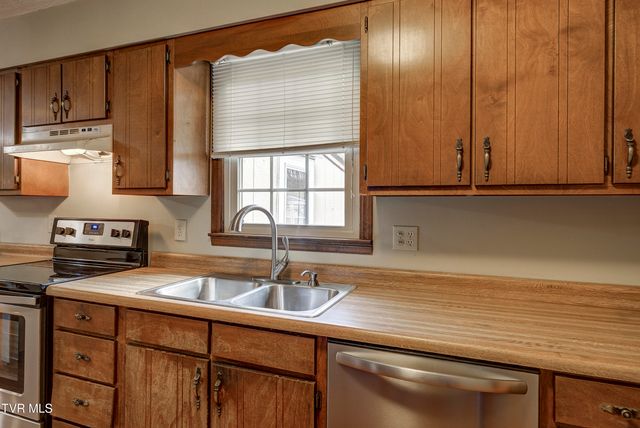 121 Mayfield Drive, Elizabethton, TN 37643