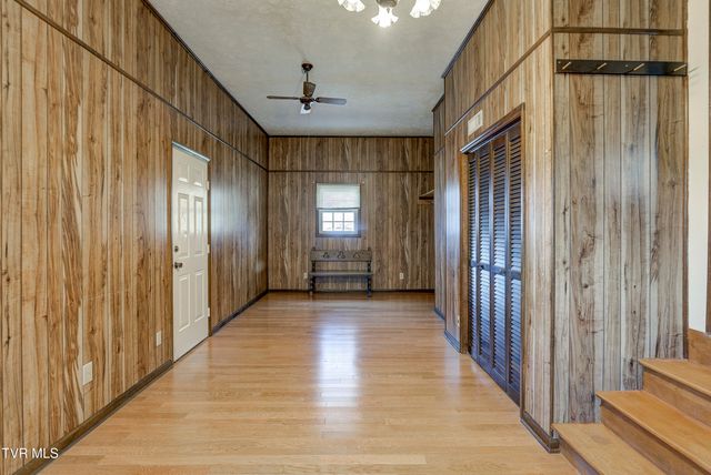 121 Mayfield Drive, Elizabethton, TN 37643