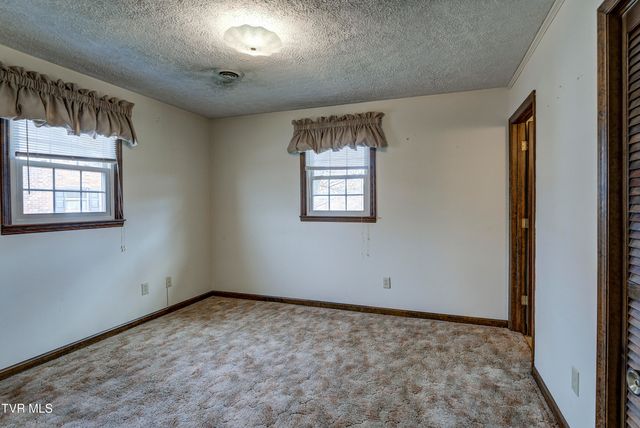 121 Mayfield Drive, Elizabethton, TN 37643