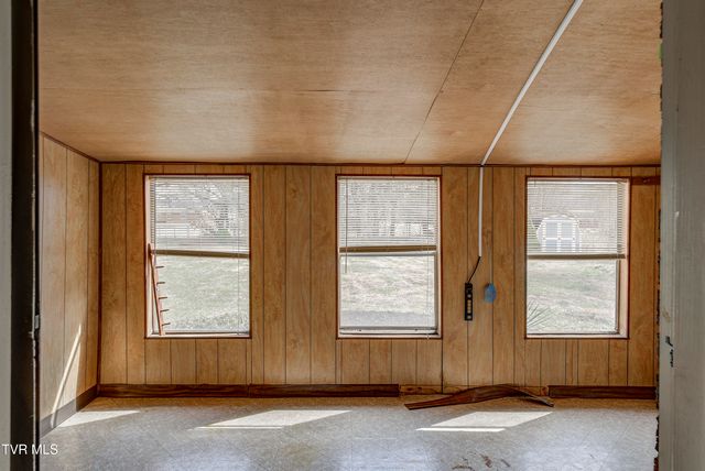 121 Mayfield Drive, Elizabethton, TN 37643