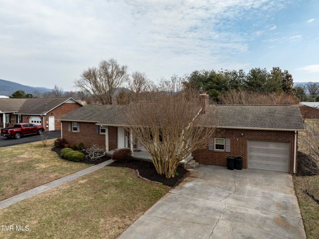 121 Mayfield Drive, Elizabethton, TN 37643