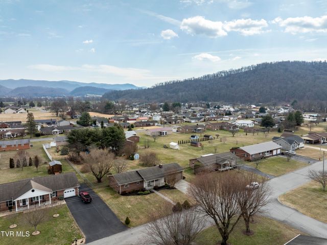 121 Mayfield Drive, Elizabethton, TN 37643