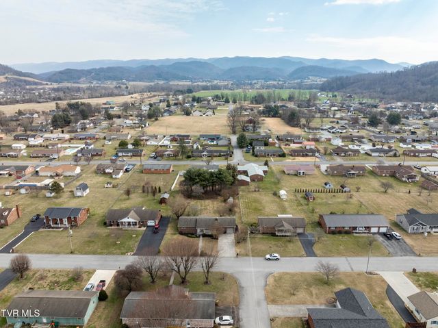 121 Mayfield Drive, Elizabethton, TN 37643