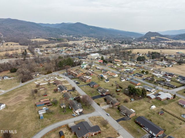 121 Mayfield Drive, Elizabethton, TN 37643