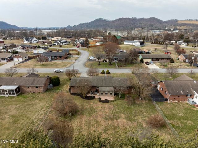 121 Mayfield Drive, Elizabethton, TN 37643