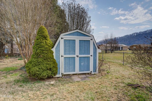 121 Mayfield Drive, Elizabethton, TN 37643