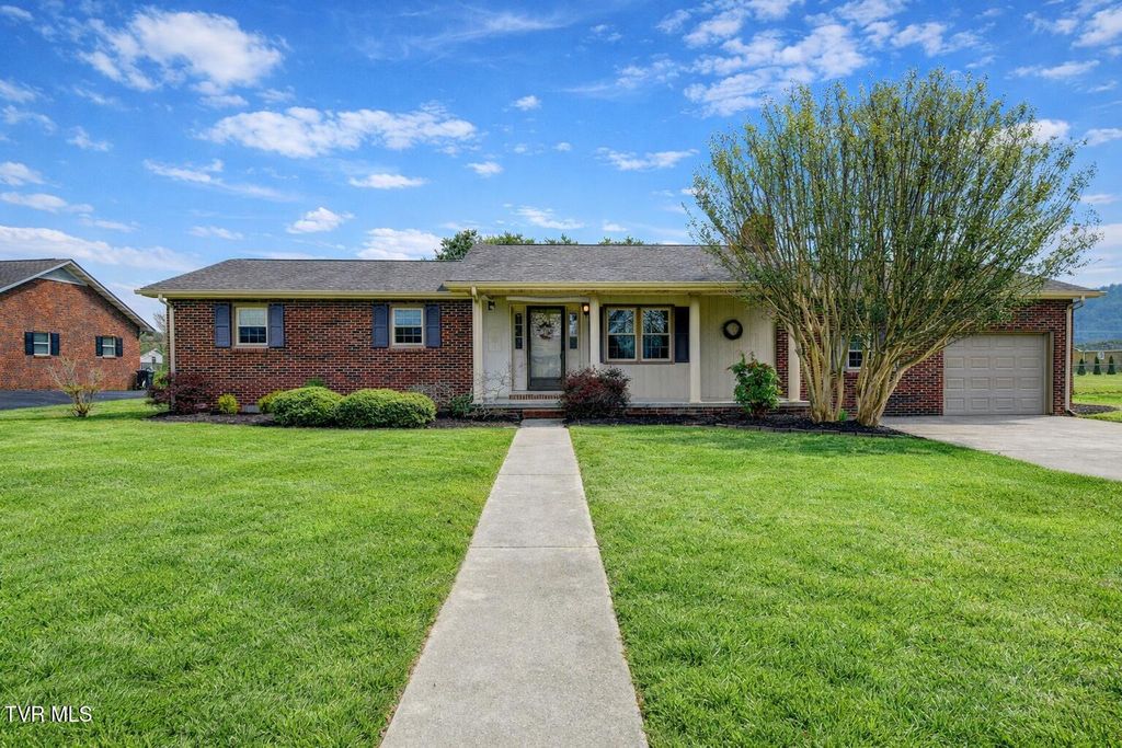 121 Mayfield Drive, Elizabethton, TN 37643