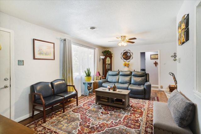 101 Lakewood Lane, Pottsboro, TX 75076