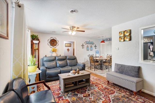 101 Lakewood Lane, Pottsboro, TX 75076