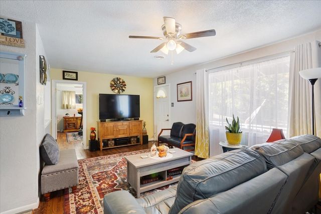 101 Lakewood Lane, Pottsboro, TX 75076