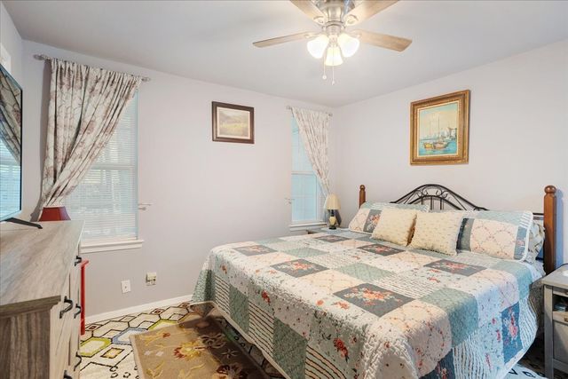 101 Lakewood Lane, Pottsboro, TX 75076