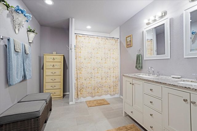 101 Lakewood Lane, Pottsboro, TX 75076