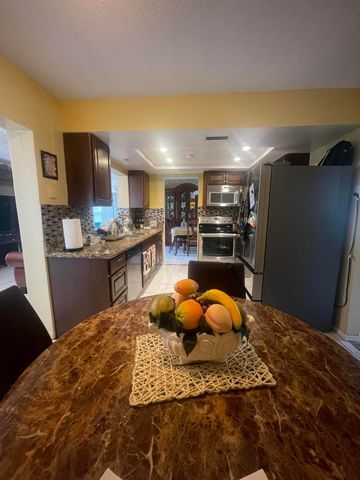 5706 NW 68th Terrace, Tamarac, FL 33321