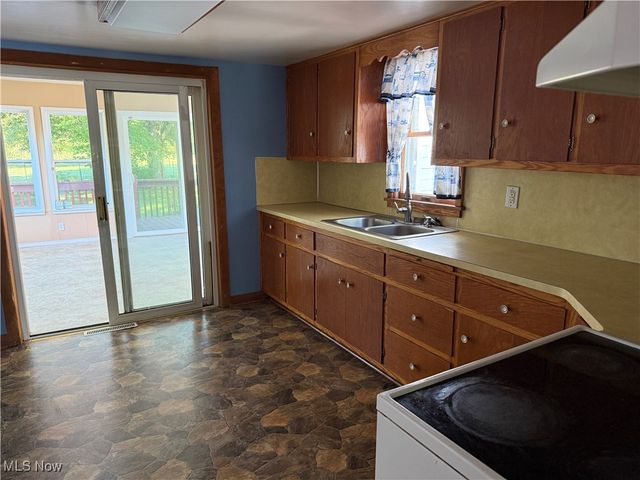 1555 Sodom Hutchings Road NE, Vienna, OH 44473