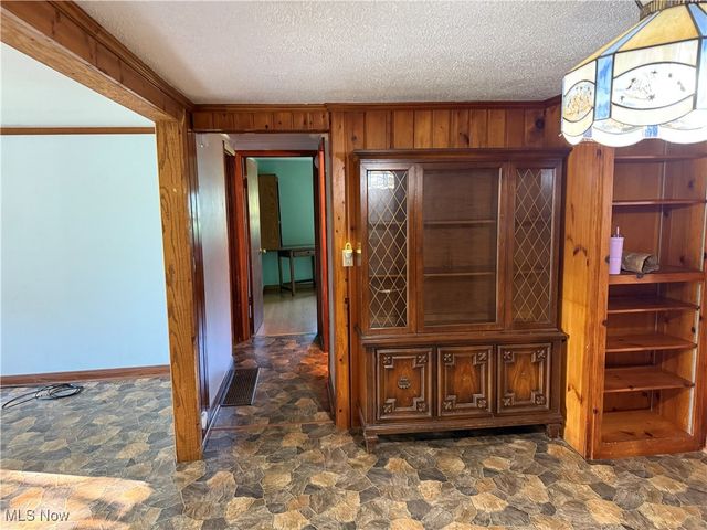 1555 Sodom Hutchings Road NE, Vienna, OH 44473