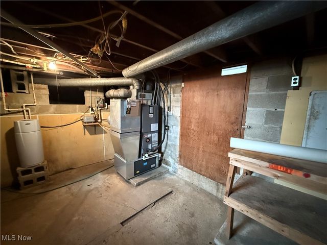 1555 Sodom Hutchings Road NE, Vienna, OH 44473