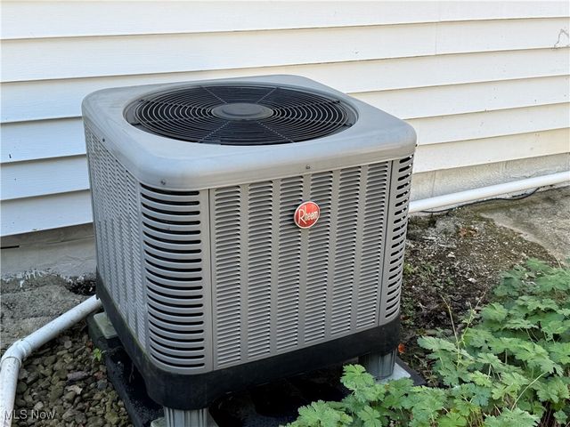 1555 Sodom Hutchings Road NE, Vienna, OH 44473