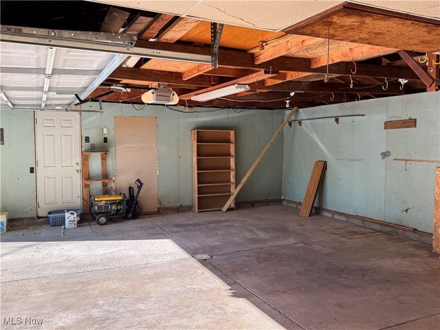 1555 Sodom Hutchings Road NE, Vienna, OH 44473