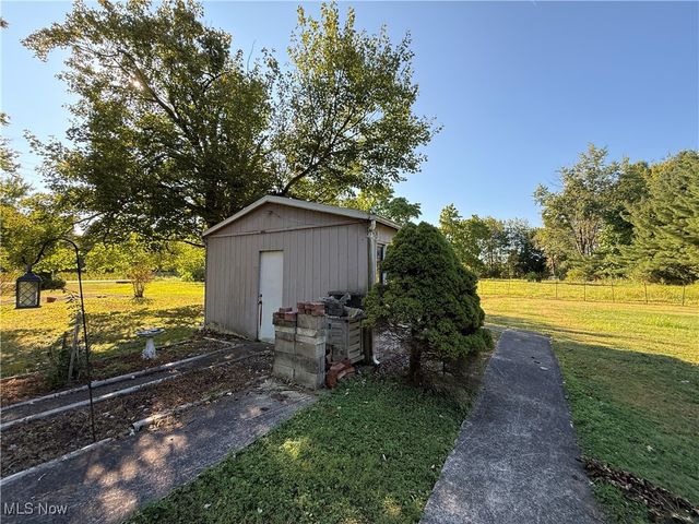 1555 Sodom Hutchings Road NE, Vienna, OH 44473