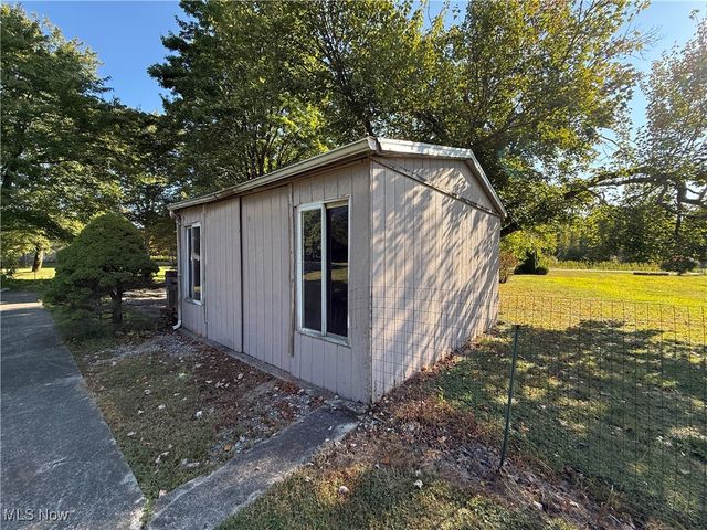 1555 Sodom Hutchings Road NE, Vienna, OH 44473