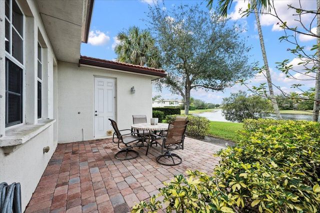 647 Castle Drive, Palm Beach Gardens, FL 33410
