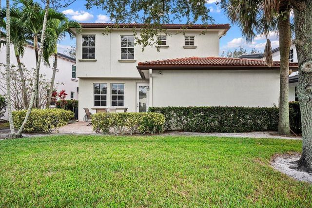 647 Castle Drive, Palm Beach Gardens, FL 33410