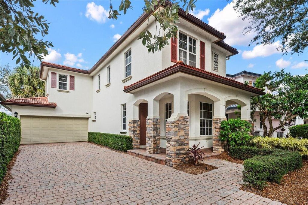 647 Castle Drive, Palm Beach Gardens, FL 33410