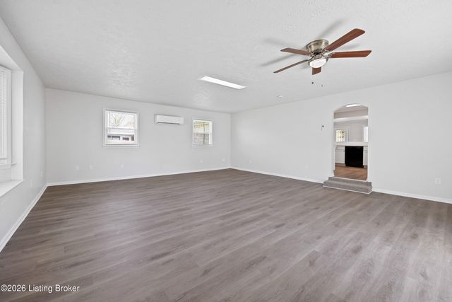 6604 Morocco Dr, Louisville, KY 40214