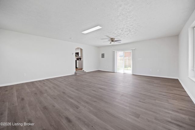 6604 Morocco Dr, Louisville, KY 40214