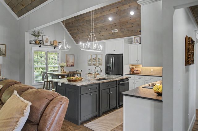 76 Maggie Lena Ln, Lafayette, TN 37083