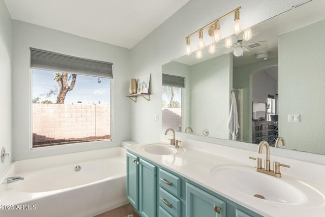 106 W SMOKE TREE Road, Gilbert, AZ 85233