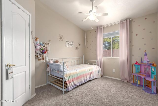 106 W SMOKE TREE Road, Gilbert, AZ 85233