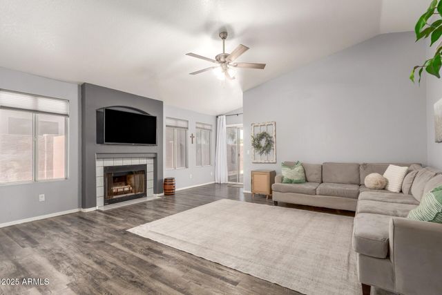 106 W SMOKE TREE Road, Gilbert, AZ 85233