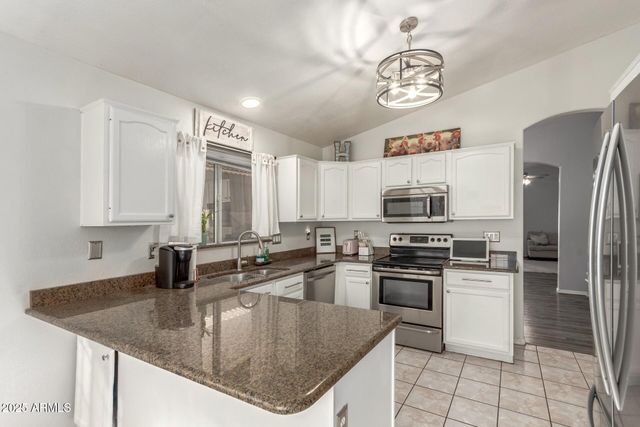 106 W SMOKE TREE Road, Gilbert, AZ 85233