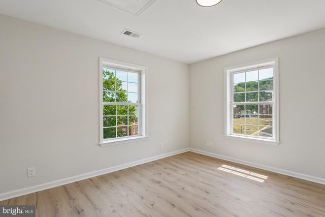 1992 RETTA GILLIAM CT SE, Washington, DC 20020