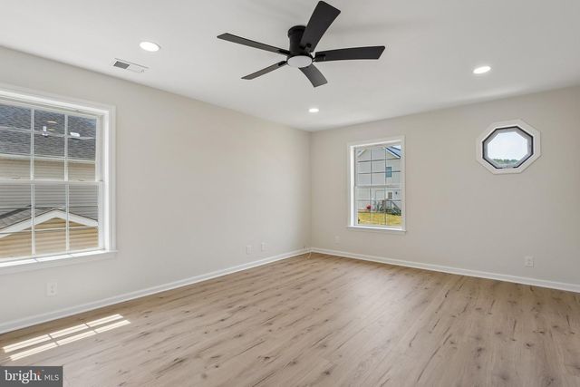 1992 RETTA GILLIAM CT SE, Washington, DC 20020