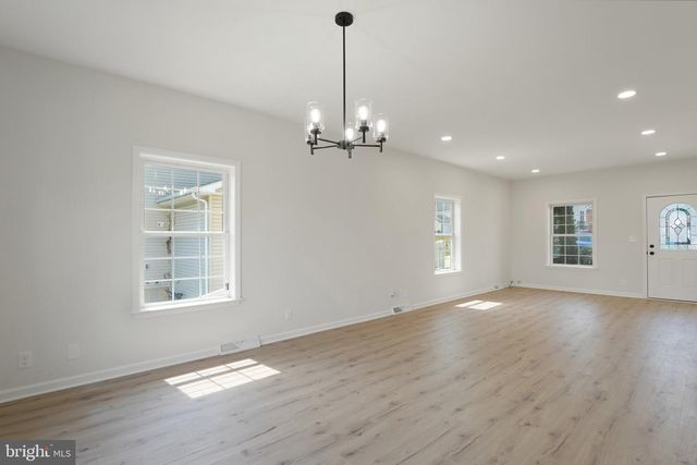 1992 RETTA GILLIAM CT SE, Washington, DC 20020
