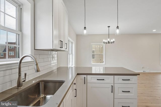 1992 RETTA GILLIAM CT SE, Washington, DC 20020
