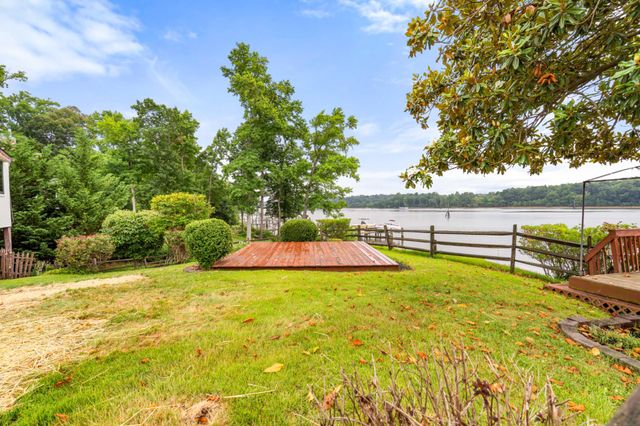 64 S SHORE RD, Elkton, MD 21921