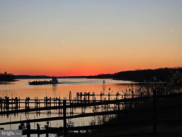 64 S SHORE RD, Elkton, MD 21921