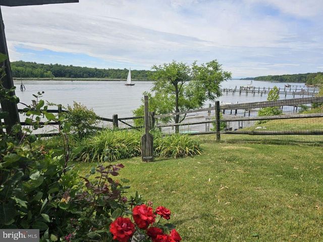 64 S SHORE RD, Elkton, MD 21921