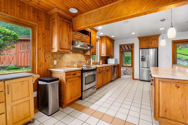 64 S SHORE RD, Elkton, MD 21921