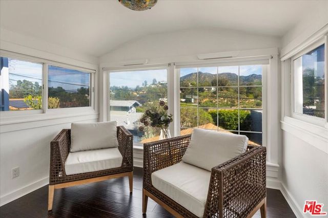 2951 Park Center Drive, Los Angeles, CA 90068